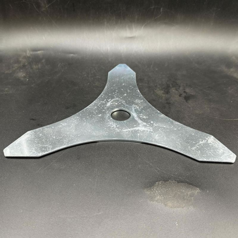 Nuora – Cuchilla plana universal de tres dientes para desbrozadora